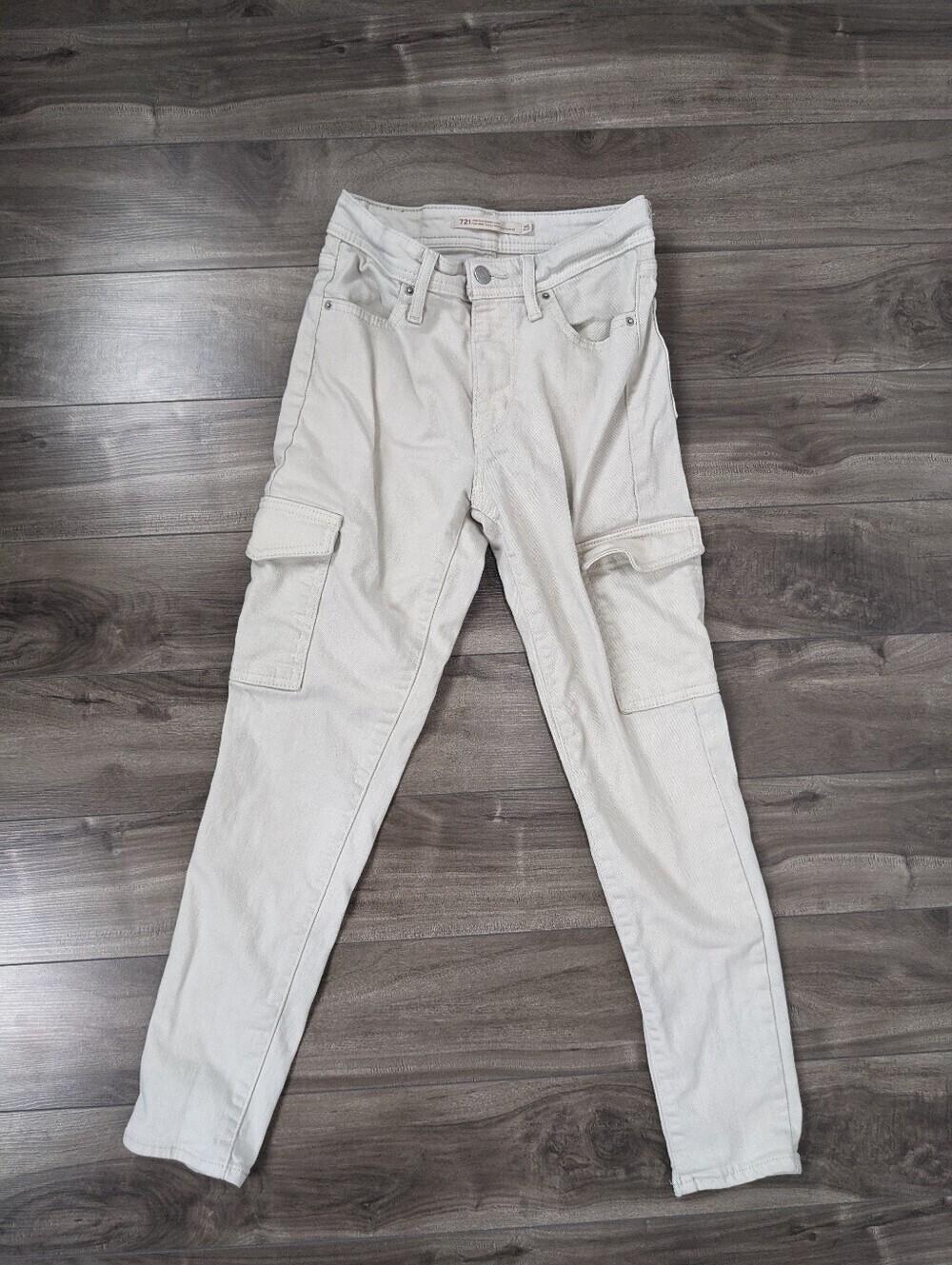 Levi's Women's 721 High Rise Skinny Ankle Cargo Jeans Cream Size 25
